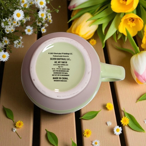 Green Ceramic Mug with Strawberry Shortcake Design 15oz - Picture 3 of 5